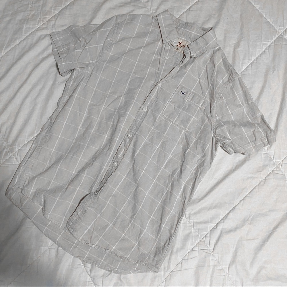 HOLLISTER: Short Sleeve Button-Up Shirt